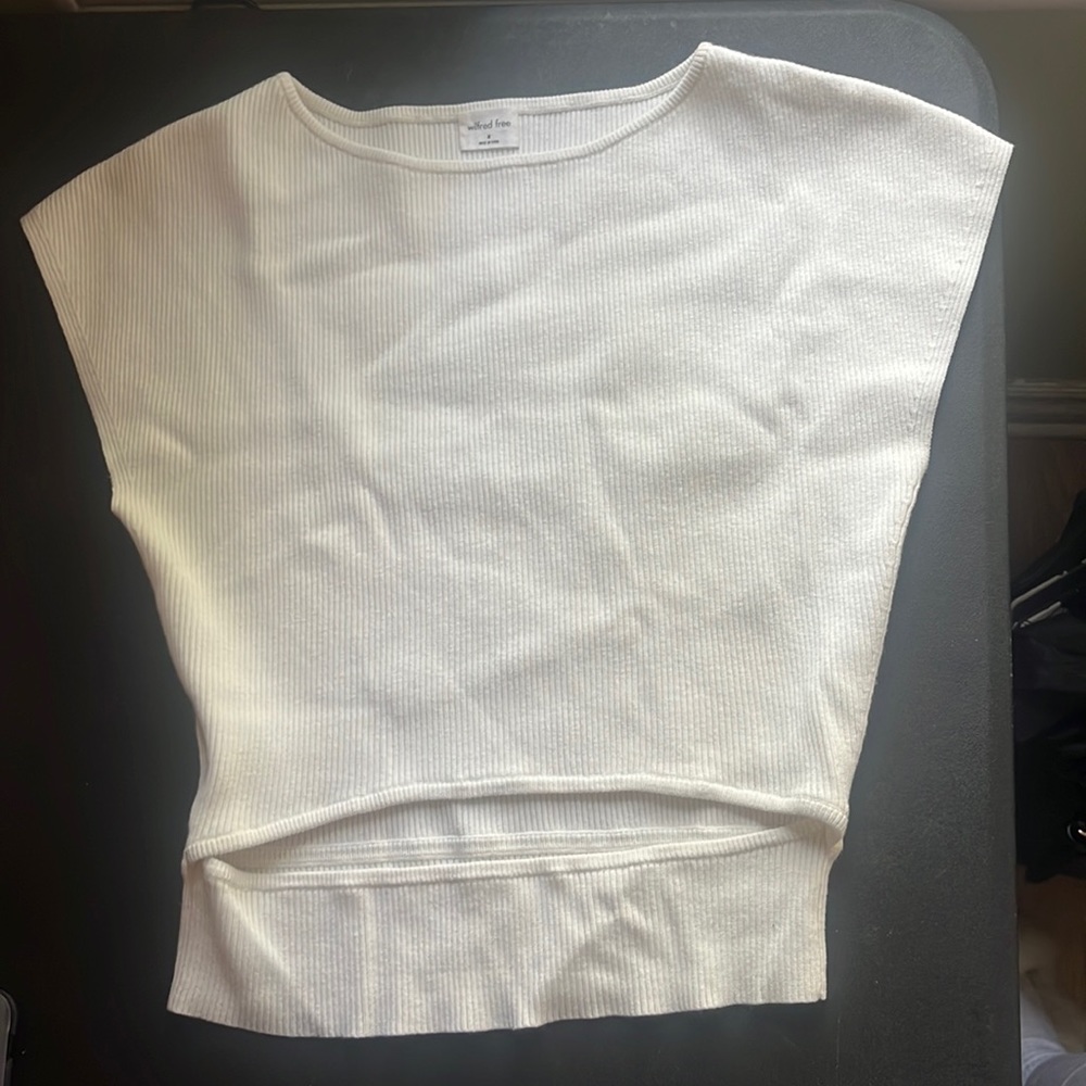 Wilfred free cut out knit top in white-ish cream color size M ! Only tried on 🤍